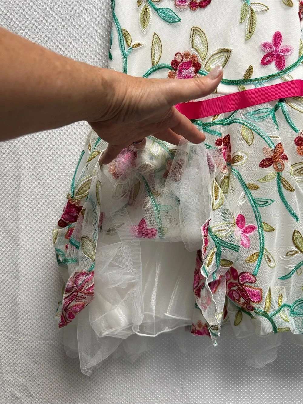 Zoe Ltd Exquisite ! White Floral Embroidered Party Dress with Pink Ribbon. NWT!